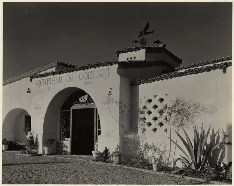 Historic photo of the Spanish-style Richfield station building
